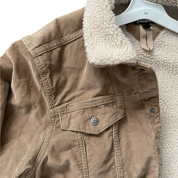 Patagonia Pile-LinedTrucker in a size large - Picture 10 of 10